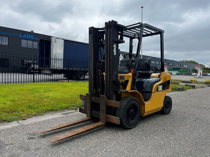Caterpillar DP25NT - Dīzeļiekrāvējs: foto 4 Caterpillar DP25NT - Dīzeļiekrāvējs: foto 4