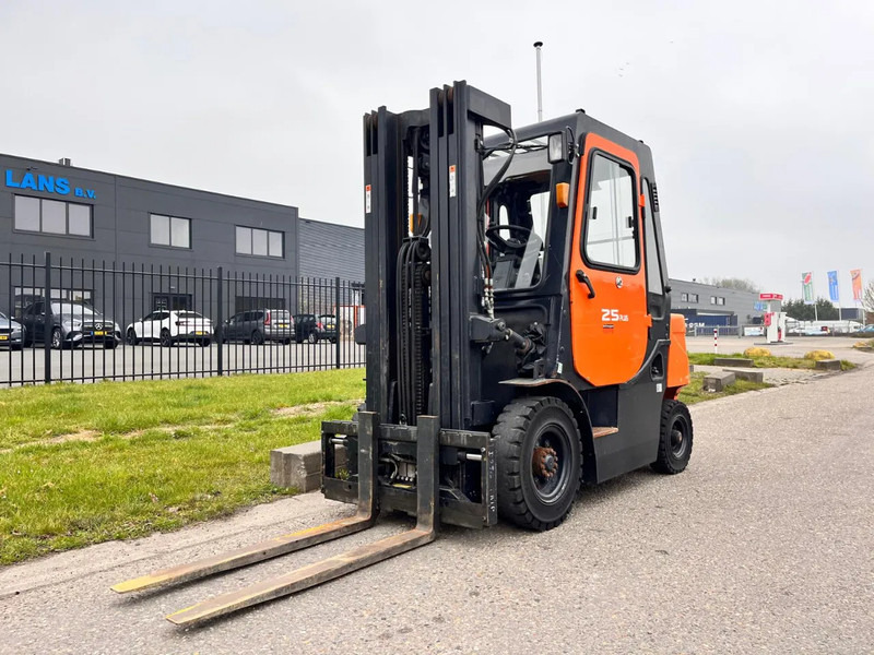 Doosan D25G PLUS - Autokrāvējs: foto 4 Doosan D25G PLUS - Autokrāvējs: foto 4
