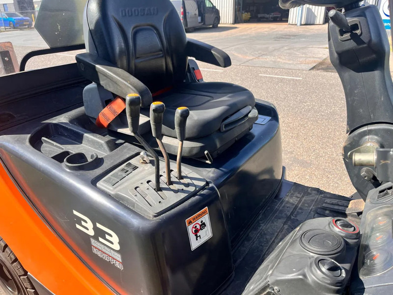 Dīzeļiekrāvējs Doosan D33S- 7: foto 14