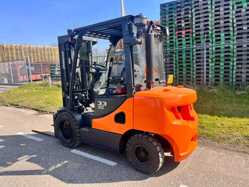 Dīzeļiekrāvējs Doosan D33S- 7: foto 8