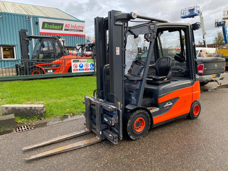 Linde E30L-01 - Elektroiekrāvējs: foto 4 Linde E30L-01 - Elektroiekrāvējs: foto 4