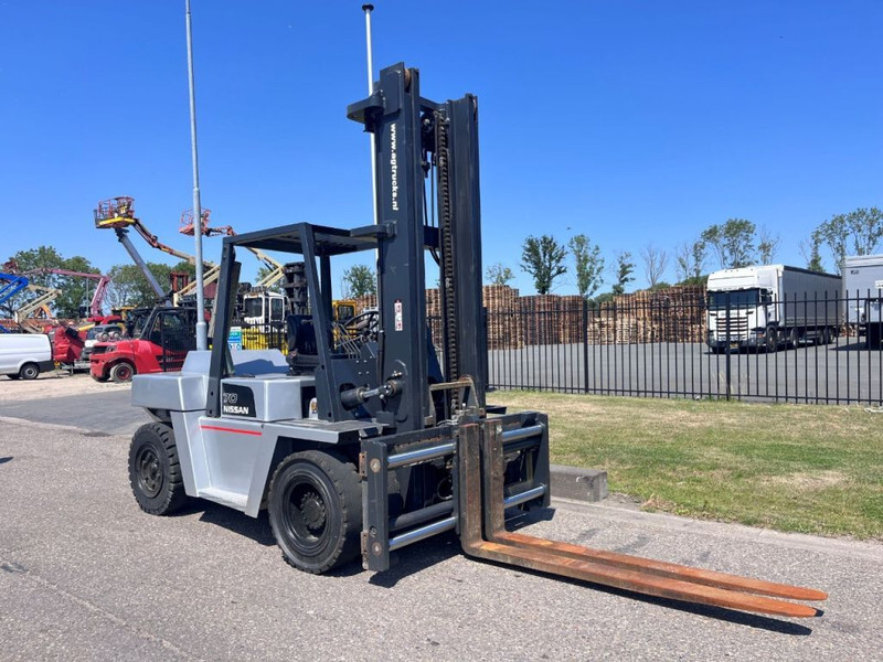 Nissan VF05H70U - Dīzeļiekrāvējs: foto 4 Nissan VF05H70U - Dīzeļiekrāvējs: foto 4