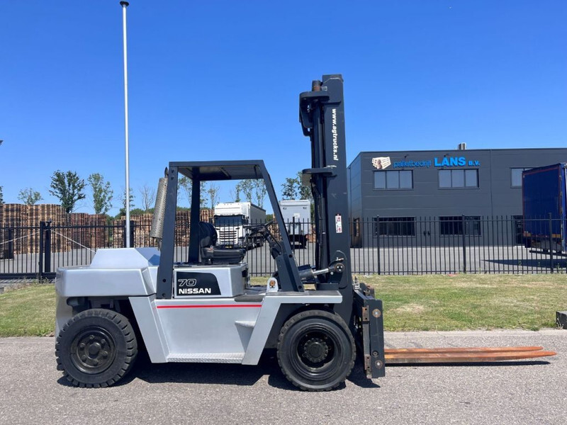 Nissan VF05H70U - Dīzeļiekrāvējs: foto 2 Nissan VF05H70U - Dīzeļiekrāvējs: foto 2