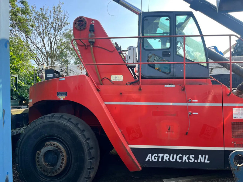 Terex Fantuzzi CS45KM FOR PARTS - Sānu konteineru krāvējs: foto 3 Terex Fantuzzi CS45KM FOR PARTS - Sānu konteineru krāvējs: foto 3