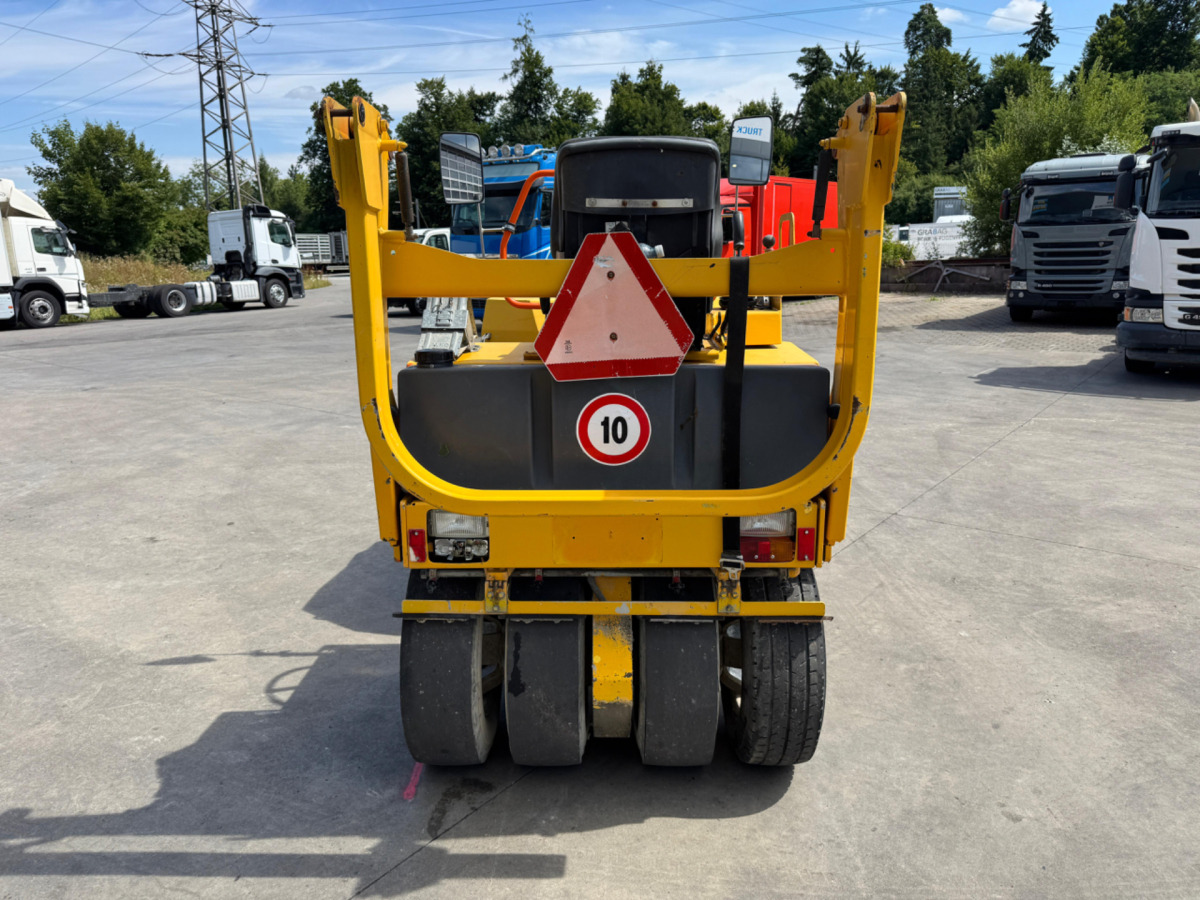 Ceļu veltnis BOMAG BW135: foto 11