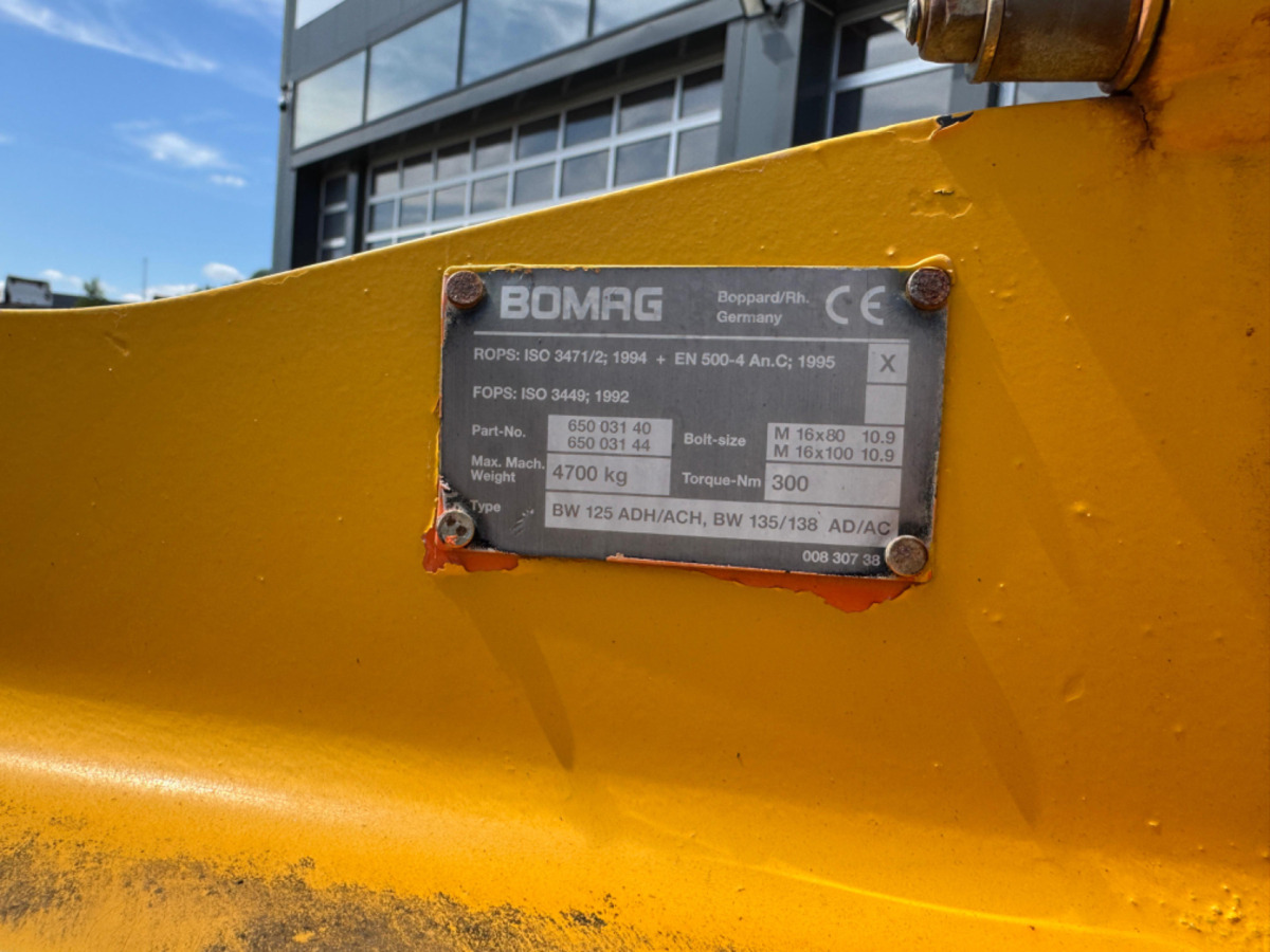 Ceļu veltnis BOMAG BW135: foto 8