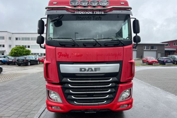 DAF XF460 6x2 - Šasija kravas automašīna: foto 2 DAF XF460 6x2 - Šasija kravas automašīna: foto 2