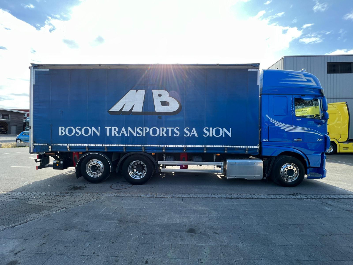 DAF XF510 6x2 - Kravas automašīna ar tentu: foto 4 DAF XF510 6x2 - Kravas automašīna ar tentu: foto 4