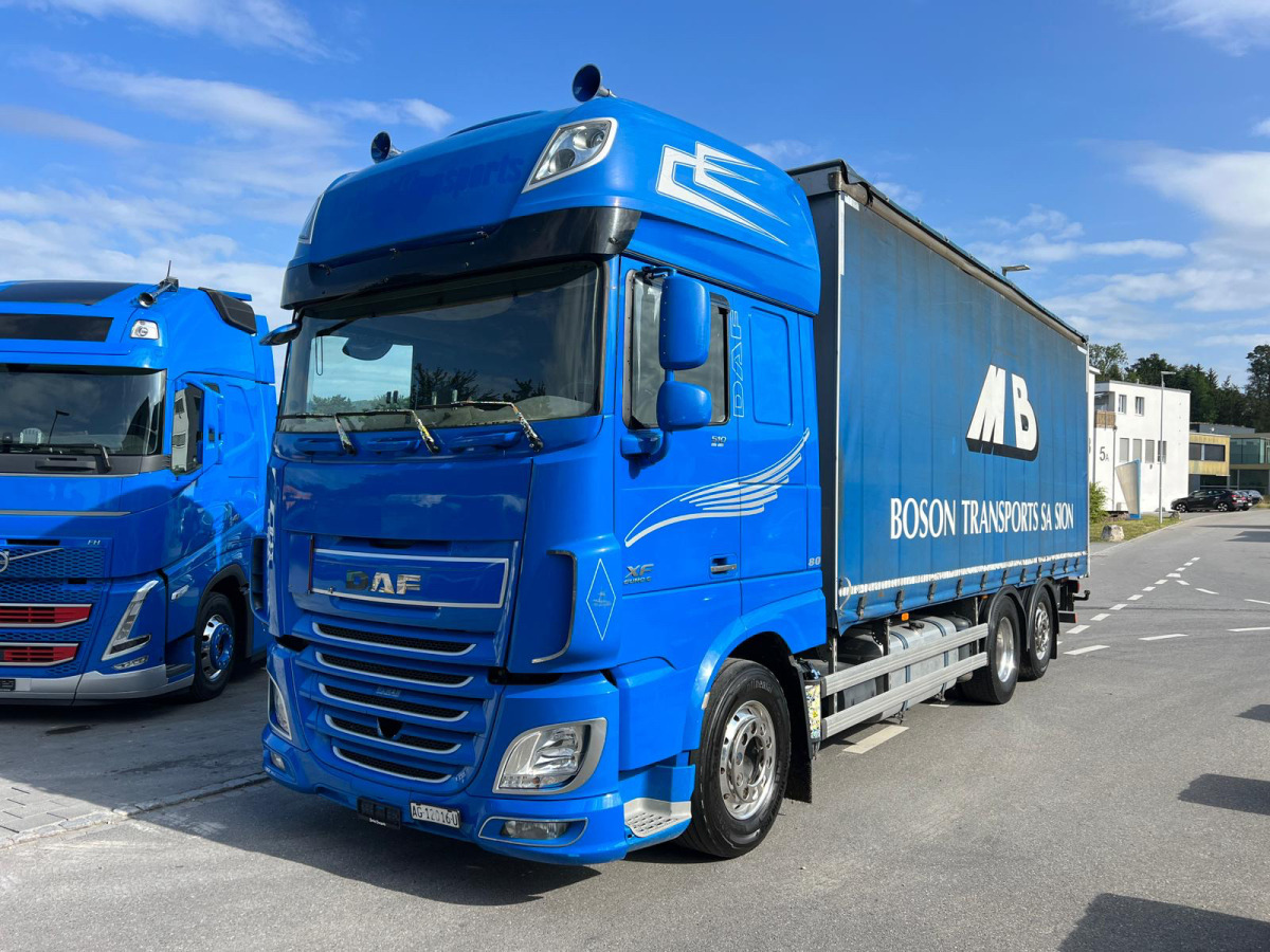 DAF XF510 6x2 - Kravas automašīna ar tentu: foto 1 DAF XF510 6x2 - Kravas automašīna ar tentu: foto 1