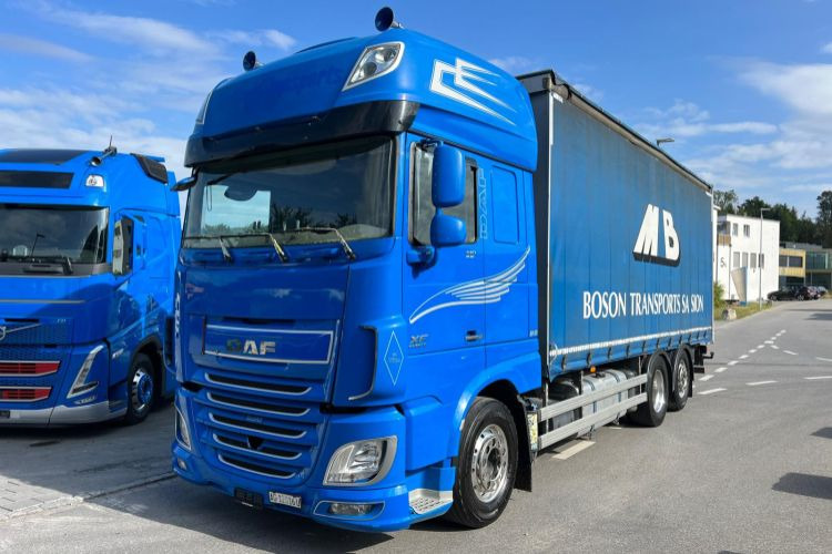 DAF XF510 6x2 - Kravas automašīna ar tentu: foto 1 DAF XF510 6x2 - Kravas automašīna ar tentu: foto 1