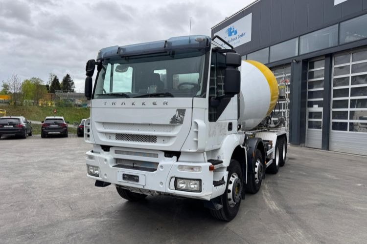 Iveco Trakker 450 8x4 (Liebherr 9m3 2018) - Betonvedējs: foto 1 Iveco Trakker 450 8x4 (Liebherr 9m3 2018) - Betonvedējs: foto 1