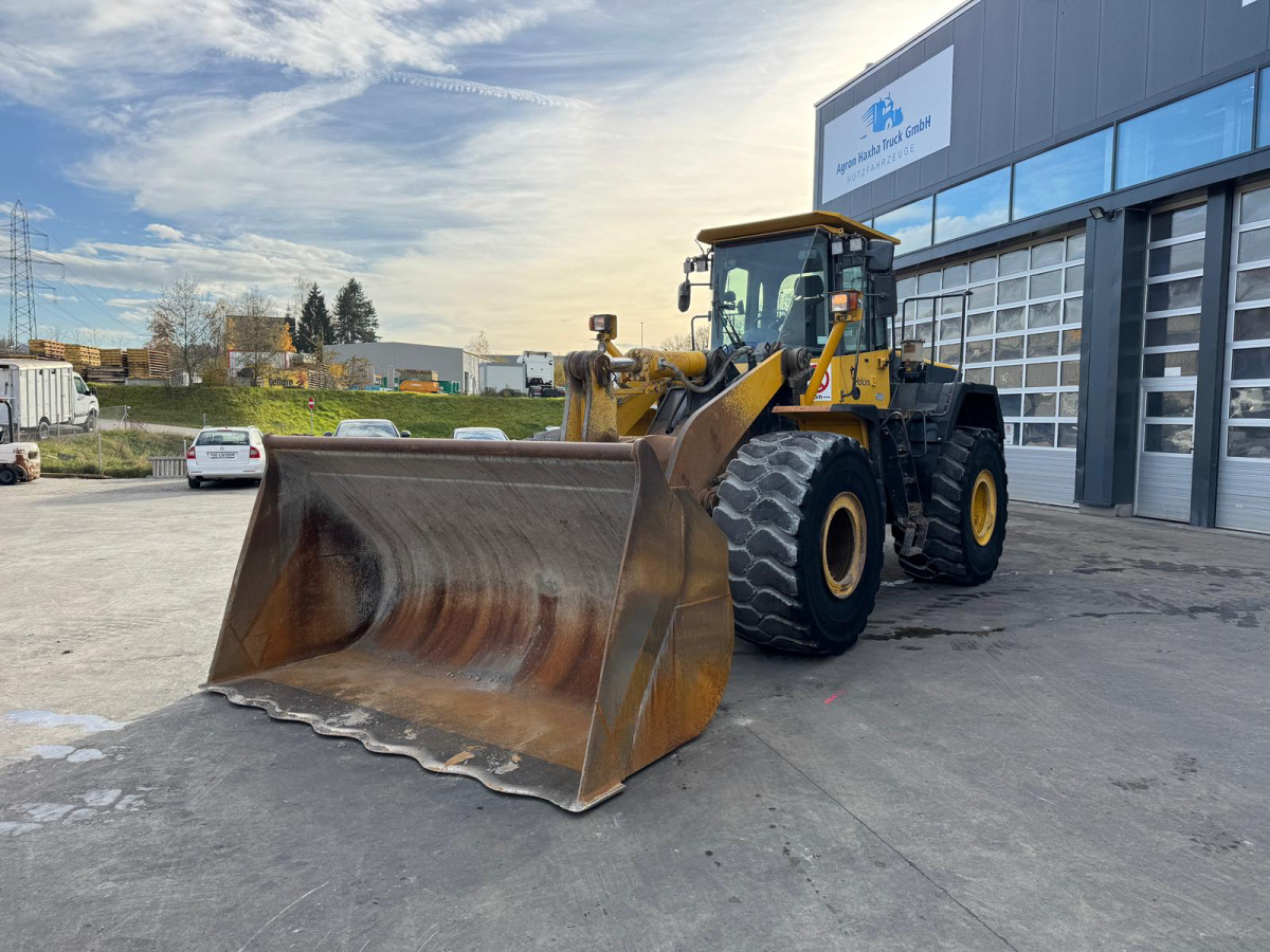 KOMATSU WA480-6 - Riteņu iekrāvējs: foto 1 KOMATSU WA480-6 - Riteņu iekrāvējs: foto 1