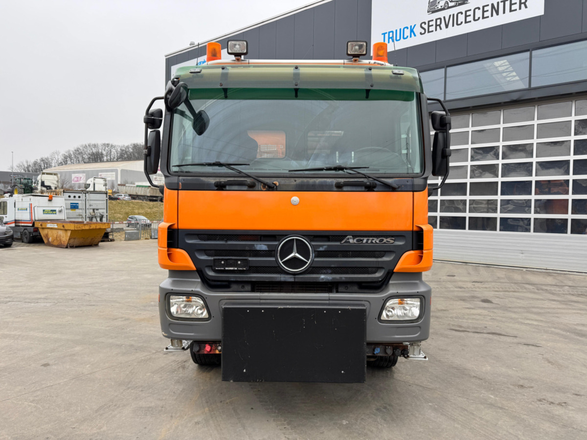 MERCEDES Actros 1841 4x4 mit Schneeplfug - Kravas automašīna pašizgāzējs: foto 3 MERCEDES Actros 1841 4x4 mit Schneeplfug - Kravas automašīna pašizgāzējs: foto 3