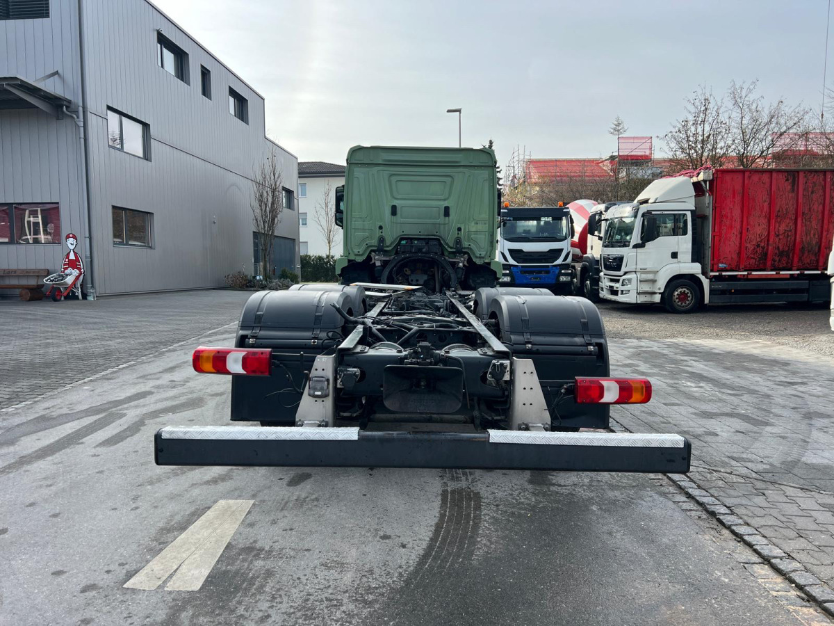 MERCEDES Actros 2543 6x2 - Šasija kravas automašīna: foto 5 MERCEDES Actros 2543 6x2 - Šasija kravas automašīna: foto 5