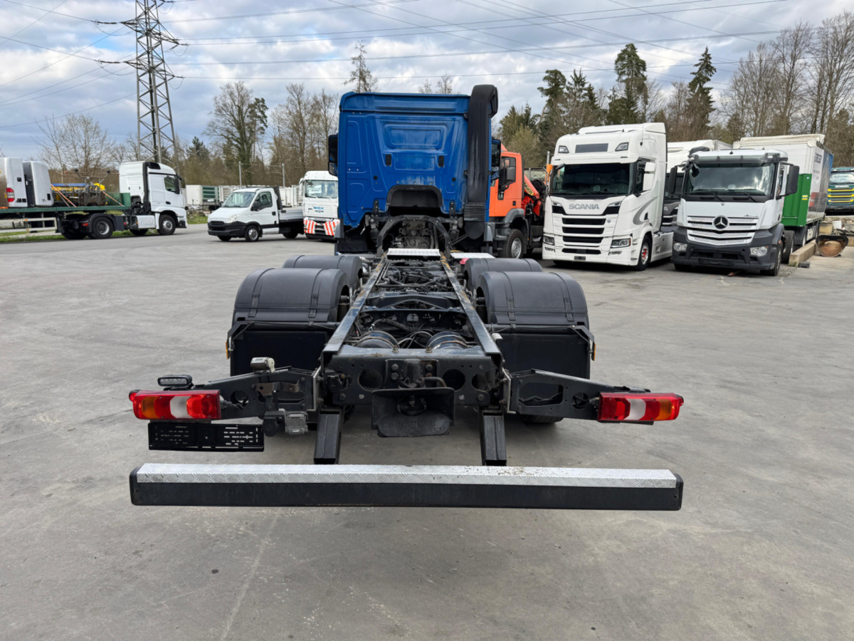 MERCEDES Actros 2545 6x2 - Šasija kravas automašīna: foto 4 MERCEDES Actros 2545 6x2 - Šasija kravas automašīna: foto 4