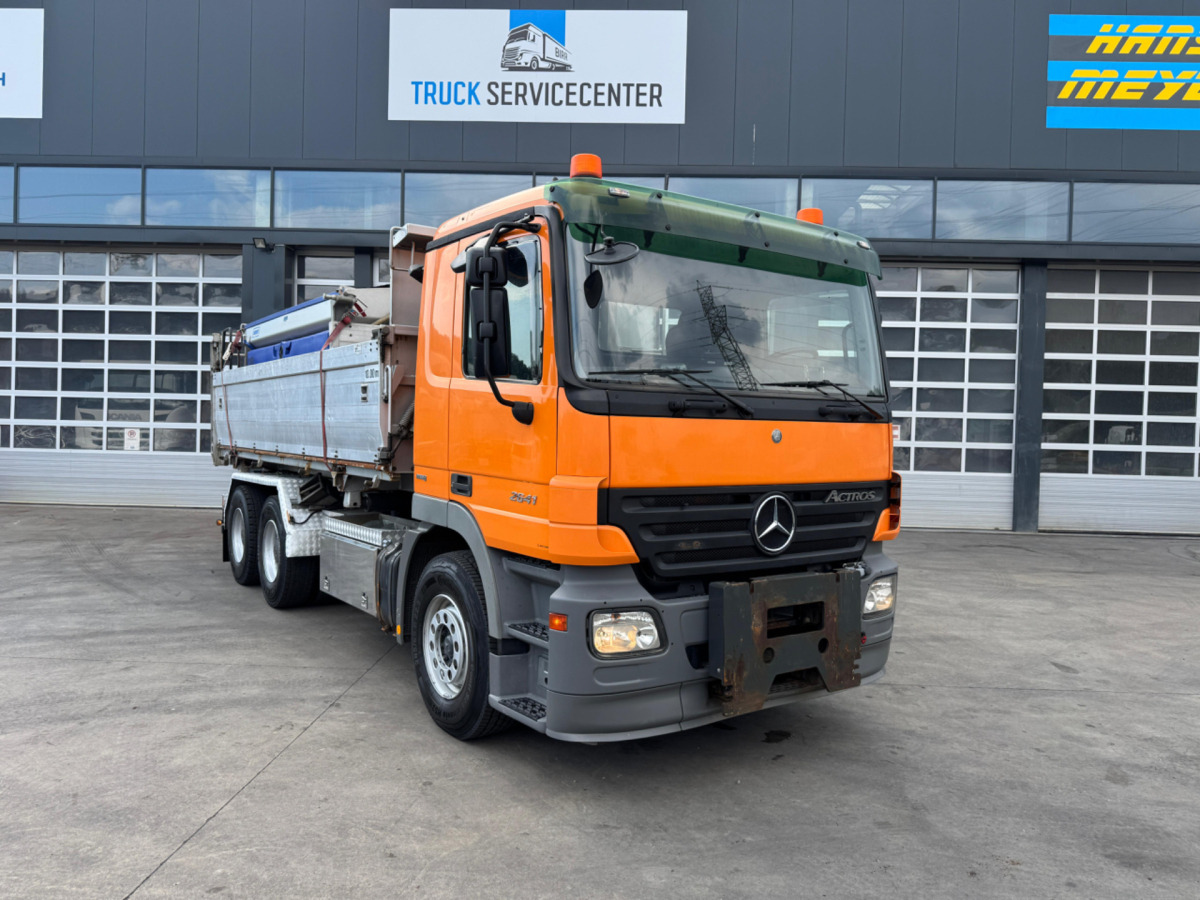 MERCEDES Actros 2641 6x4 Moser 3S Winterdienst - Kravas automašīna pašizgāzējs: foto 4 MERCEDES Actros 2641 6x4 Moser 3S Winterdienst - Kravas automašīna pašizgāzējs: foto 4