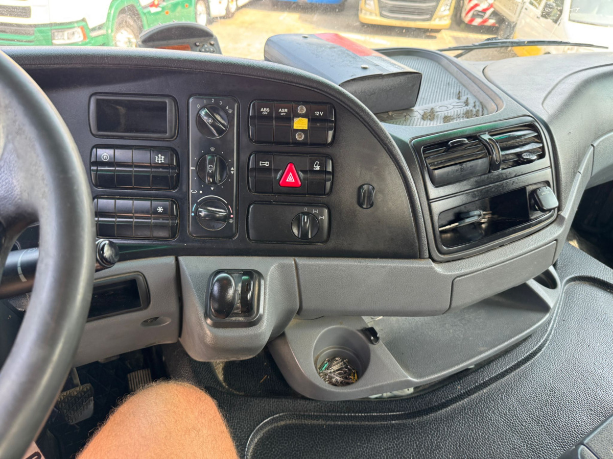 Betonvedējs MERCEDES Actros 3244 8x4 Liebherr 9m3: foto 14