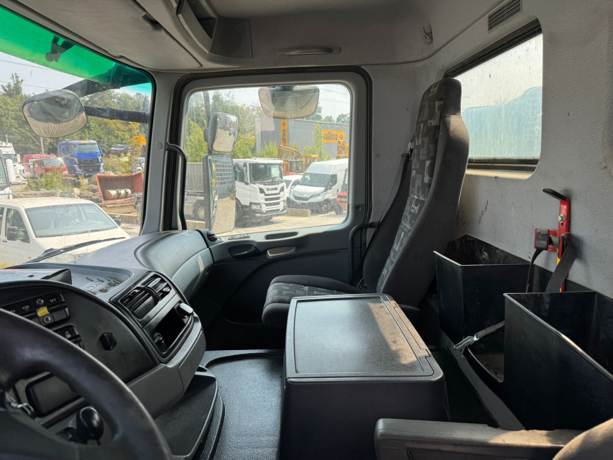 Betonvedējs MERCEDES Actros 3244 8x4 Liebherr 9m3: foto 13