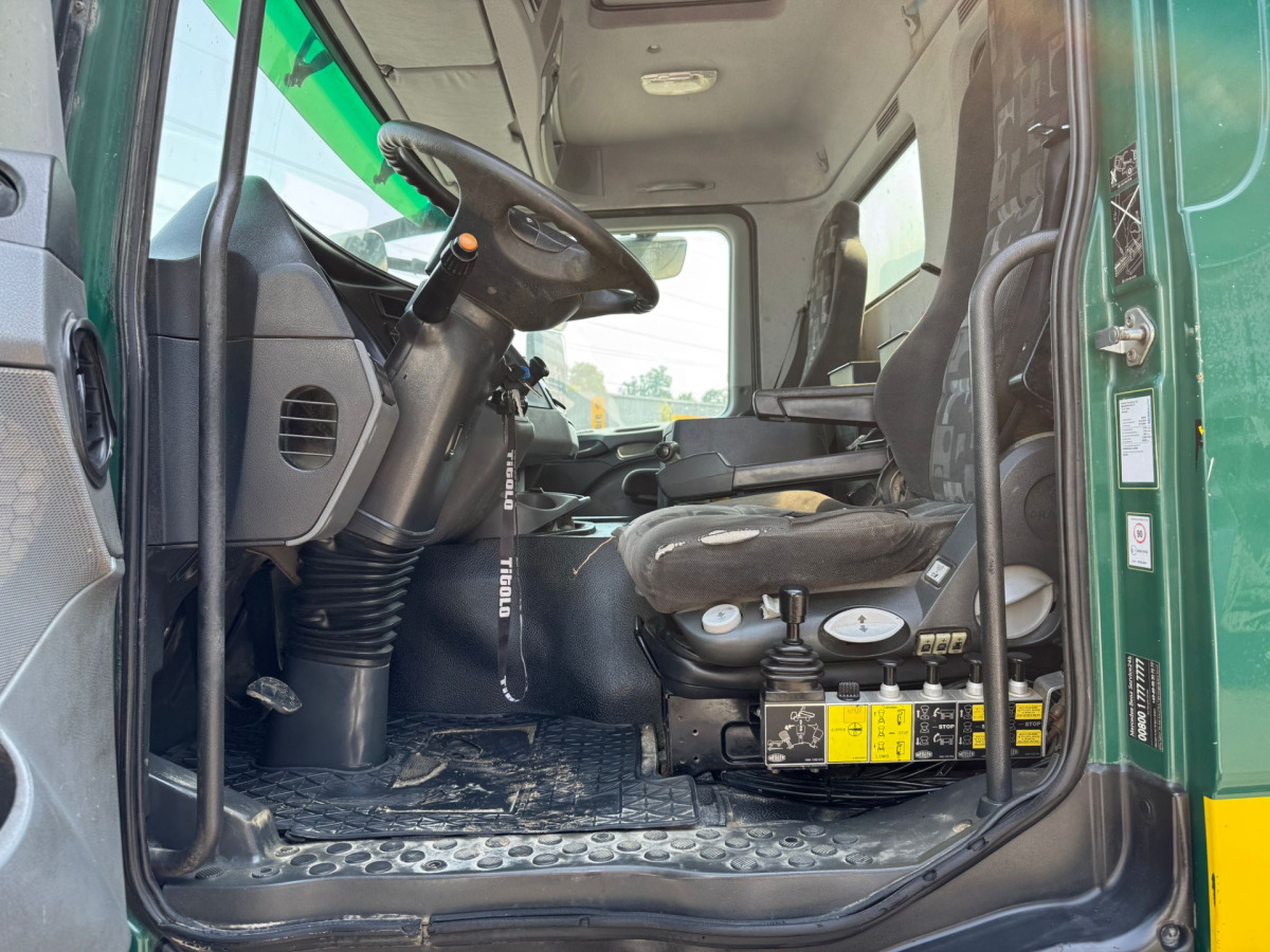 Betonvedējs MERCEDES Actros 3244 8x4 Liebherr 9m3: foto 11