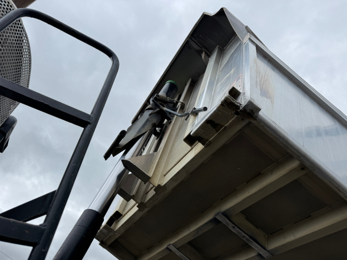 MERCEDES Actros 3248 8x4 Rückwärtskipper - Kravas automašīna pašizgāzējs: foto 4 MERCEDES Actros 3248 8x4 Rückwärtskipper - Kravas automašīna pašizgāzējs: foto 4