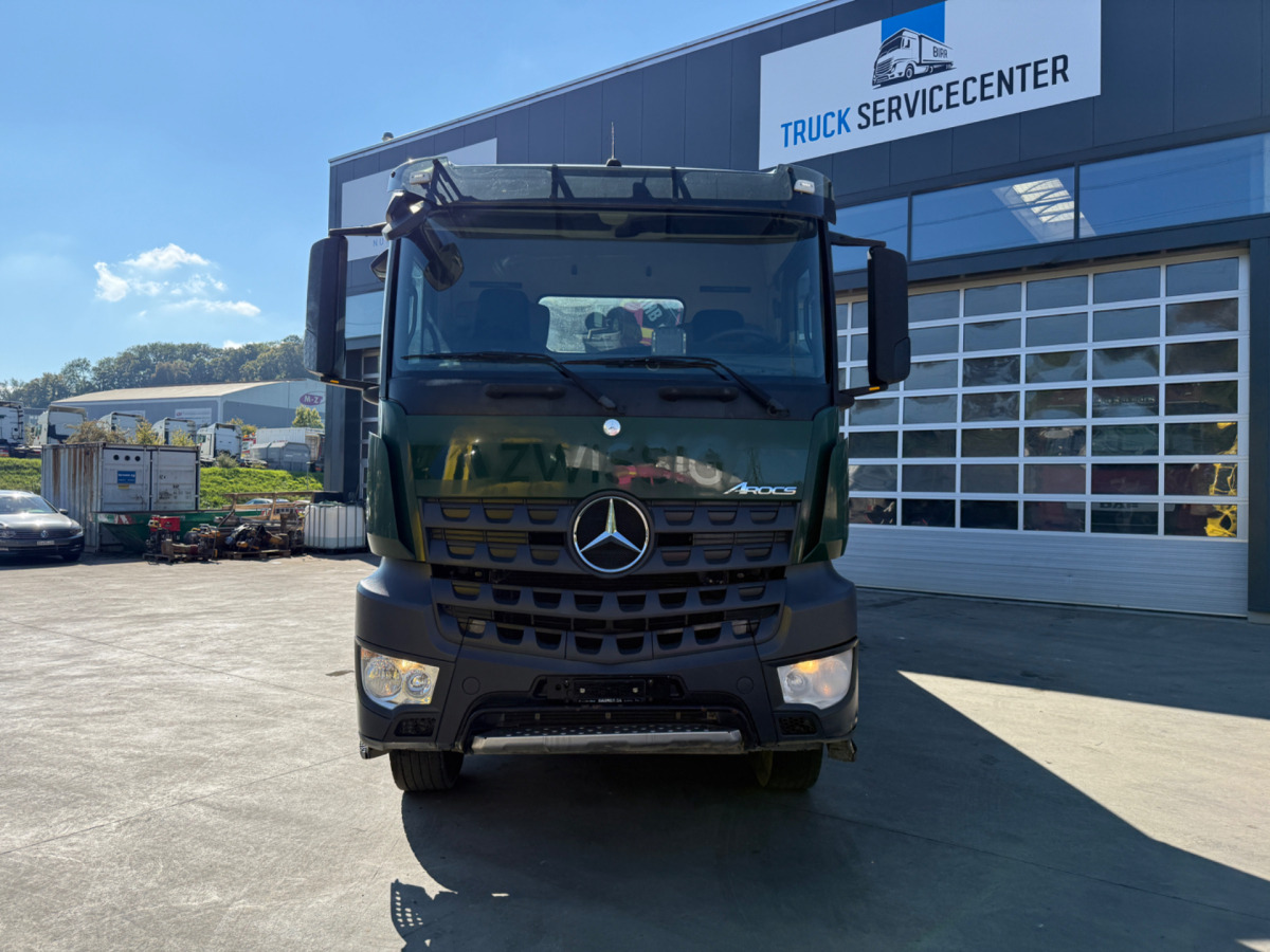 MERCEDES Arocs 3242 8x4 Hiab 166-4 - Kravas automašīna pašizgāzējs, Kravas auto ar manipulatoru: foto 4 MERCEDES Arocs 3242 8x4 Hiab 166-4 - Kravas automašīna pašizgāzējs, Kravas auto ar manipulatoru: foto 4