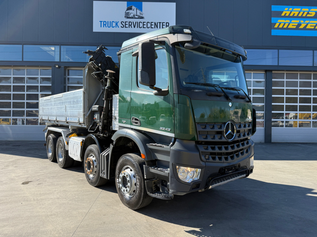 MERCEDES Arocs 3242 8x4 Hiab 166-4 - Kravas automašīna pašizgāzējs, Kravas auto ar manipulatoru: foto 5 MERCEDES Arocs 3242 8x4 Hiab 166-4 - Kravas automašīna pašizgāzējs, Kravas auto ar manipulatoru: foto 5