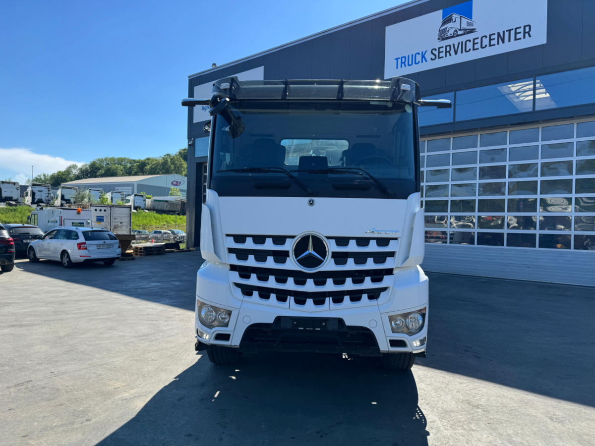 MERCEDES Arocs 3251 8x4 - Pacēlājs ar āķi: foto 2 MERCEDES Arocs 3251 8x4 - Pacēlājs ar āķi: foto 2
