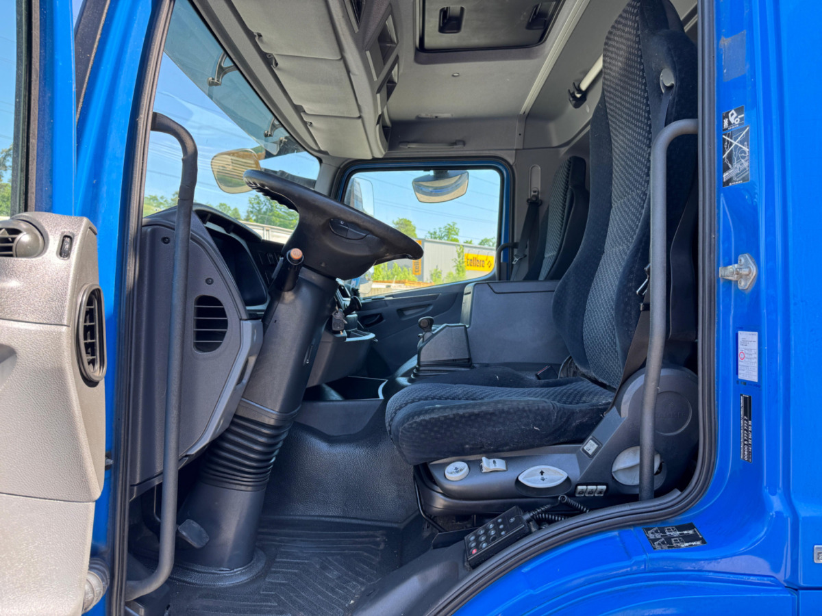 Kravas automašīna ar tentu MERCEDES Axor 1833 4x2: foto 11