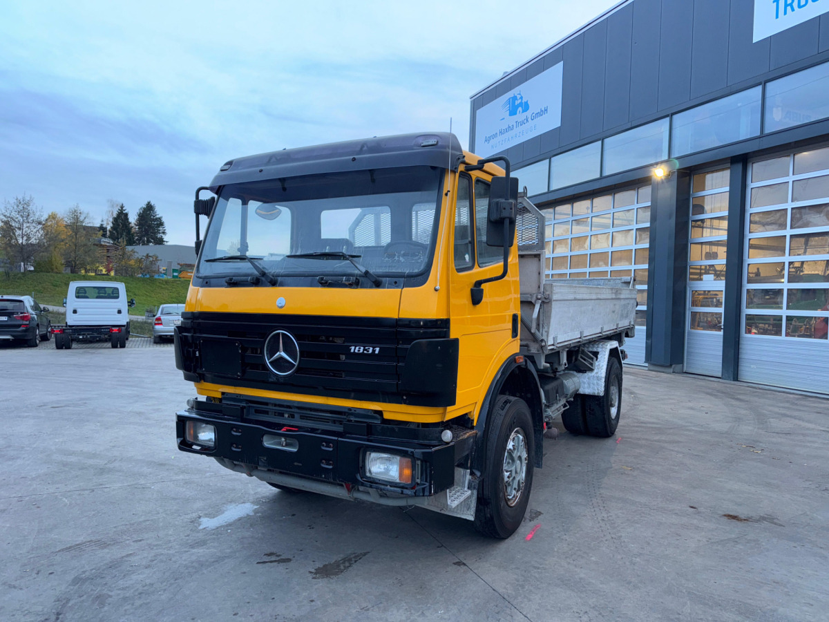 MERCEDES SK 1831 4x2 5m3 Kipper - Kravas automašīna pašizgāzējs: foto 2 MERCEDES SK 1831 4x2 5m3 Kipper - Kravas automašīna pašizgāzējs: foto 2