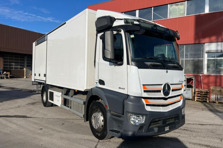 Mercedes-Benz 4x Antos 1843 4x2 Kühler - Kravas automašīna refrižerators: foto 3 Mercedes-Benz 4x Antos 1843 4x2 Kühler - Kravas automašīna refrižerators: foto 3