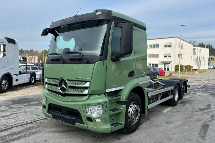 Mercedes-Benz Actros 2543 6x2 - Šasija kravas automašīna: foto 1 Mercedes-Benz Actros 2543 6x2 - Šasija kravas automašīna: foto 1