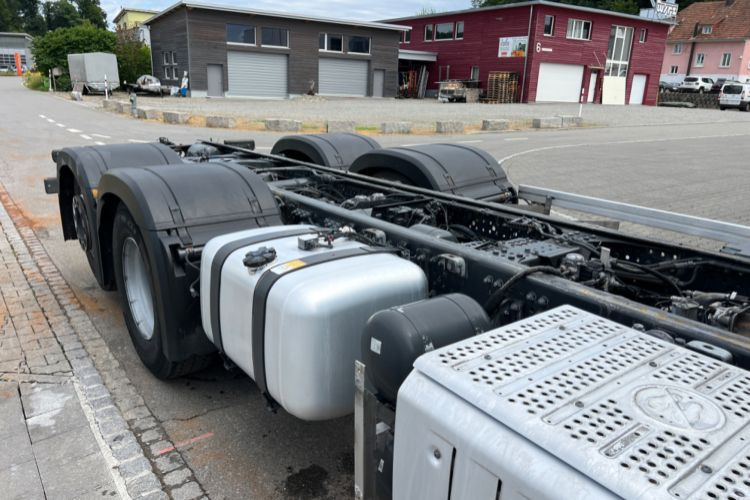 Šasija kravas automašīna Mercedes-Benz Actros 2543 6x2: foto 7