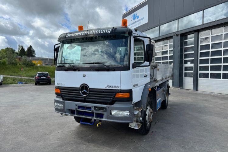Mercedes-Benz Atego 1523 4x4 3S Kipper - Kravas automašīna pašizgāzējs: foto 2 Mercedes-Benz Atego 1523 4x4 3S Kipper - Kravas automašīna pašizgāzējs: foto 2