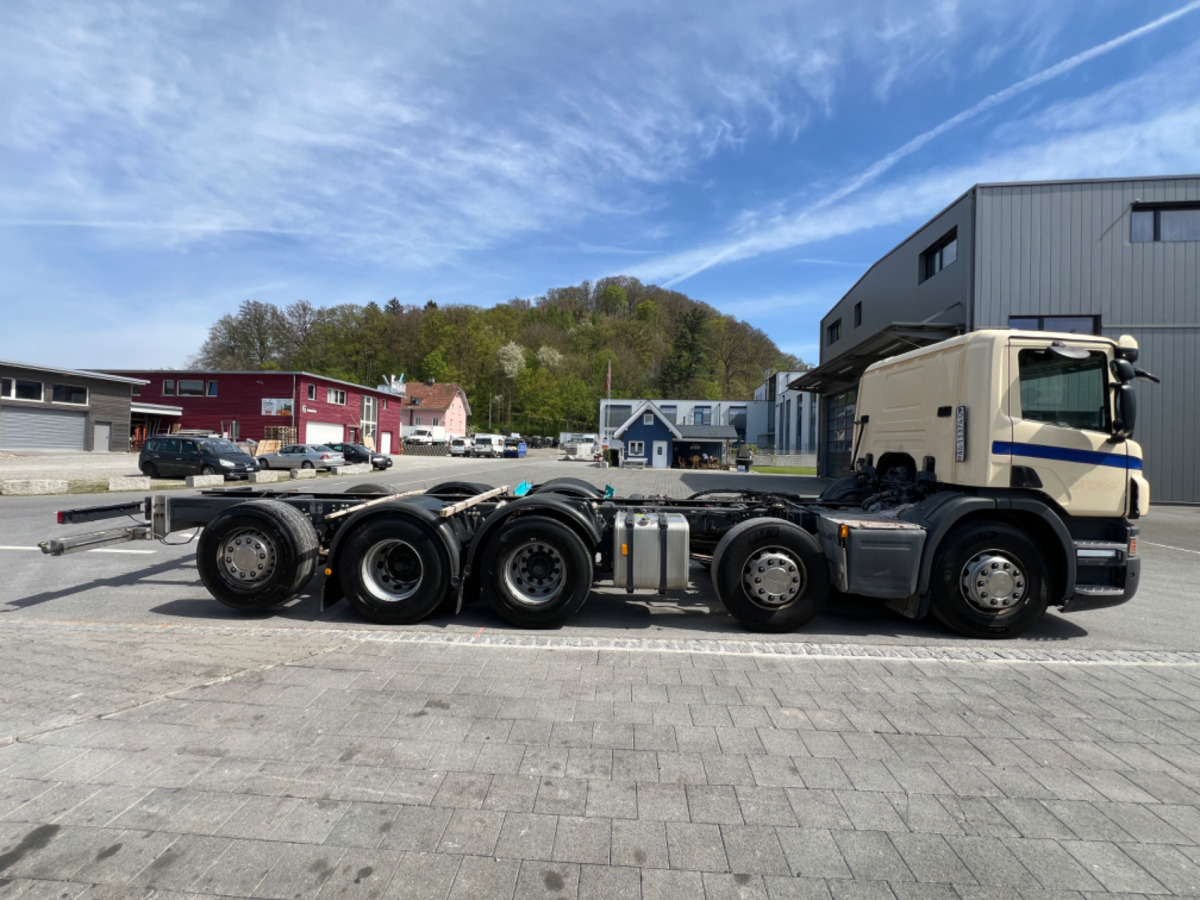 SCANIA P450 10x4 - Šasija kravas automašīna: foto 4 SCANIA P450 10x4 - Šasija kravas automašīna: foto 4