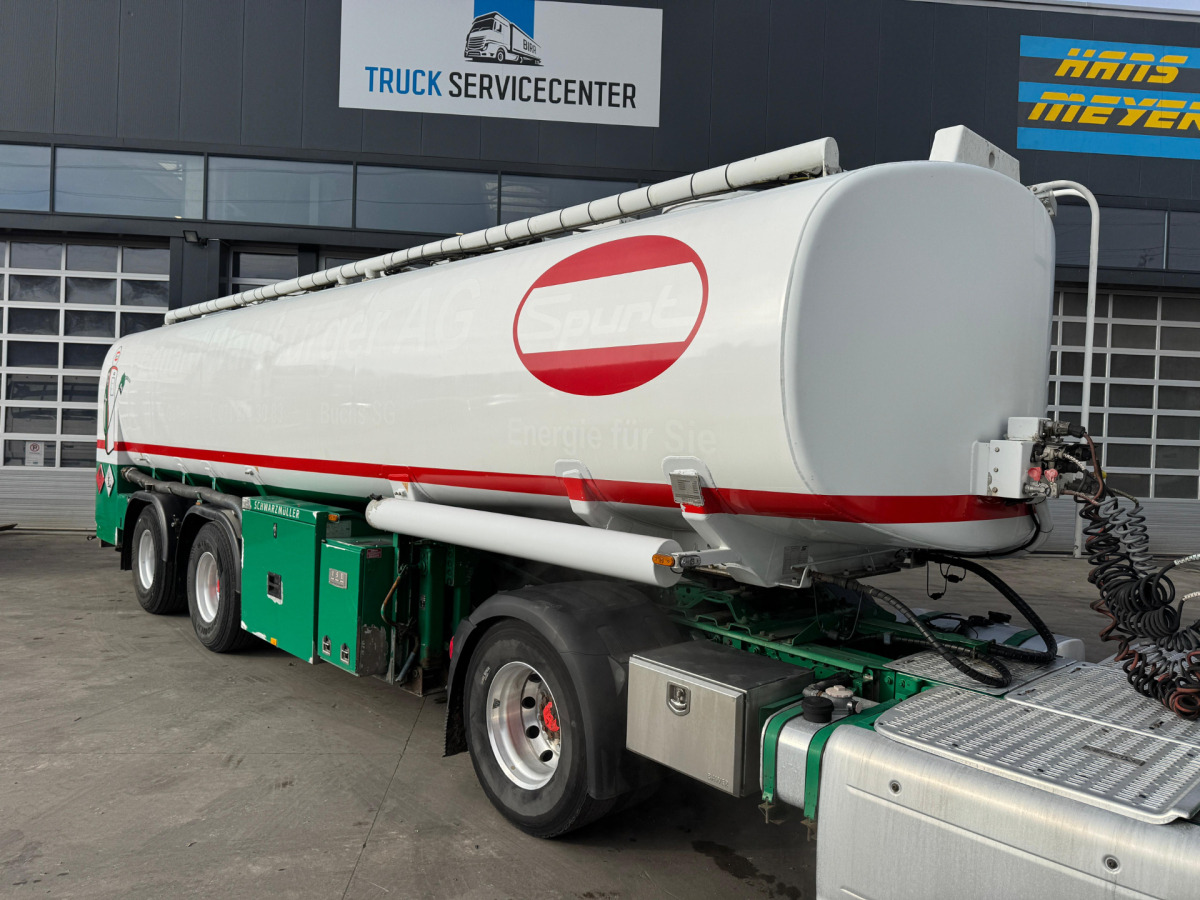 SCHWARZMÜLLER Tank 32'770L 3 Kammern - Puspiekabe cisterna: foto 2 SCHWARZMÜLLER Tank 32'770L 3 Kammern - Puspiekabe cisterna: foto 2