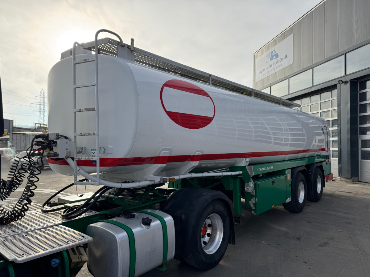 SCHWARZMÜLLER Tank 32'770L 3 Kammern - Puspiekabe cisterna: foto 1 SCHWARZMÜLLER Tank 32'770L 3 Kammern - Puspiekabe cisterna: foto 1