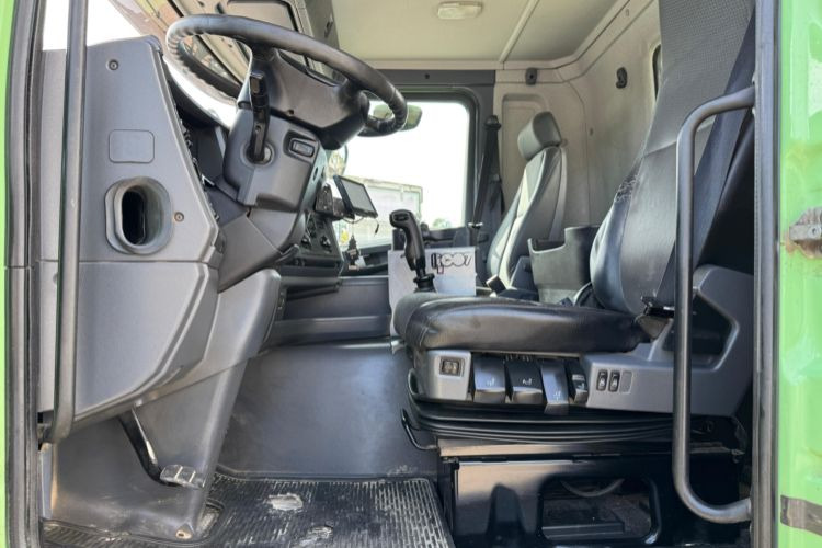 Kravas automašīna pašizgāzējs Scania G360 4x2 Gergen: foto 10