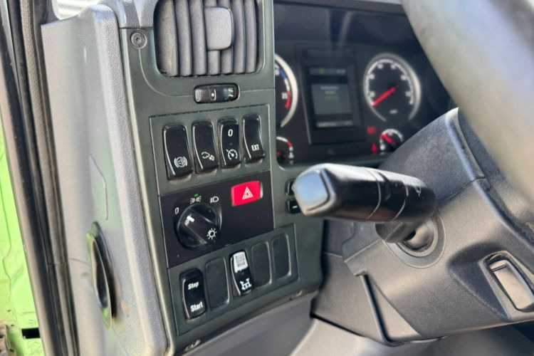 Kravas automašīna pašizgāzējs Scania G360 4x2 Gergen: foto 15