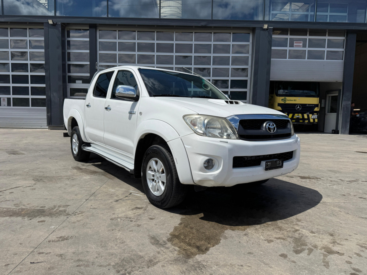TOYOTA Hilux 3.0D 4WD - Pikaps: foto 3 TOYOTA Hilux 3.0D 4WD - Pikaps: foto 3