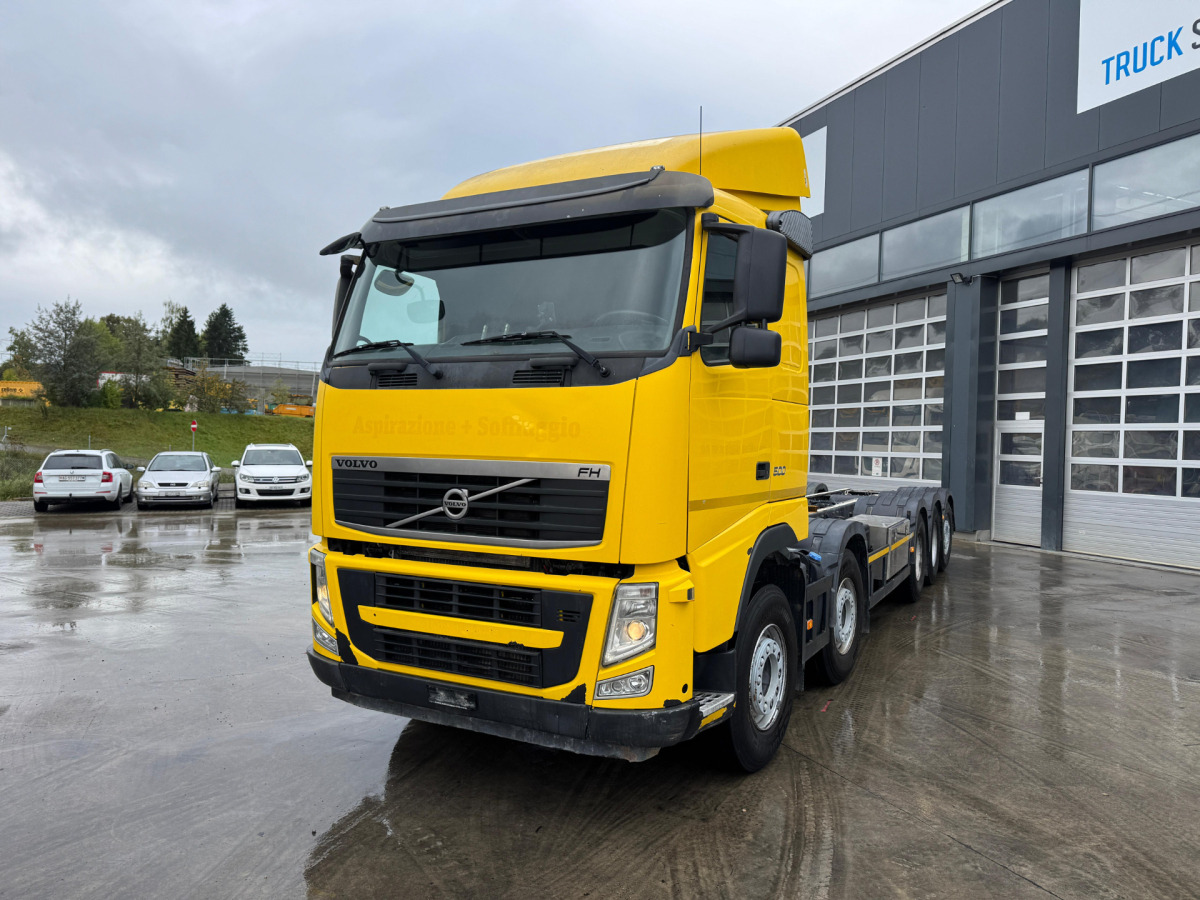 VOLVO FH-500 10x4 - Šasija kravas automašīna: foto 1 VOLVO FH-500 10x4 - Šasija kravas automašīna: foto 1
