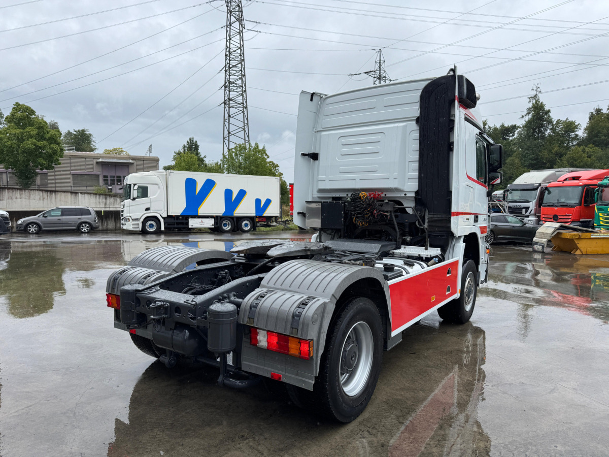 MERCEDES Actros 2044 4x4 - Vilcējs: foto 5 MERCEDES Actros 2044 4x4 - Vilcējs: foto 5