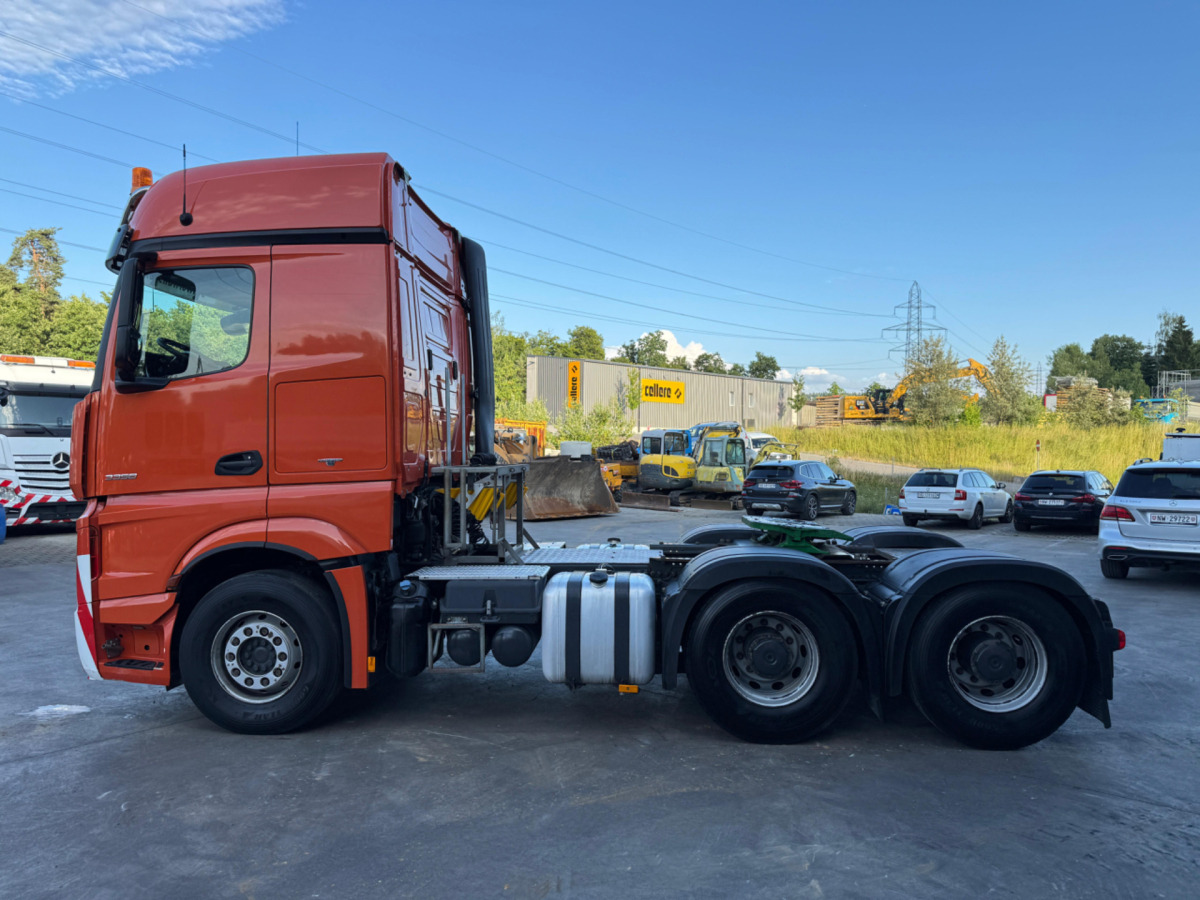 Vilcējs MERCEDES Actros 3358 6x4 120T: foto 8