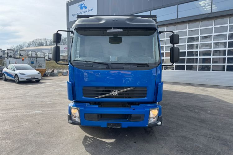 Volvo FLL-290 - Kravas automašīna ar tentu: foto 2 Volvo FLL-290 - Kravas automašīna ar tentu: foto 2