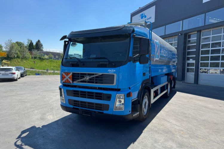 Volvo FM-500 6x2 Tankwagen - Autocisterna: foto 1 Volvo FM-500 6x2 Tankwagen - Autocisterna: foto 1