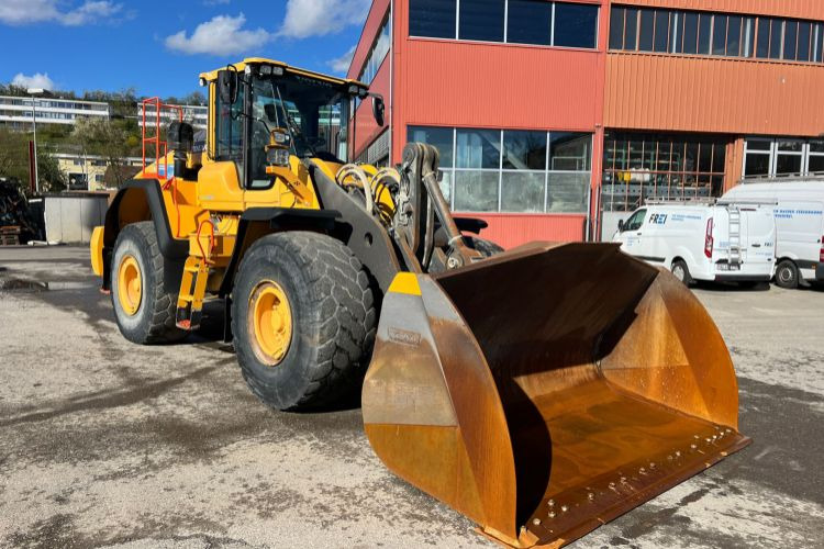 Riteņu iekrāvējs Volvo L180H: foto 1