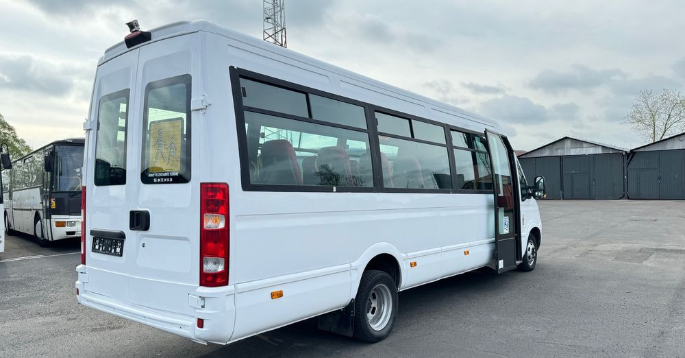 Irisbus Iveco Daily / 23 miejsca / Cena 87000 zł netto - Mikroautobuss, Pasažieru furgons: foto 4 Irisbus Iveco Daily / 23 miejsca / Cena 87000 zł netto - Mikroautobuss, Pasažieru furgons: foto 4