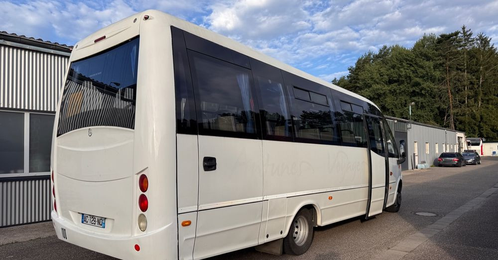 Iveco Wing /34 miejsca /mały przebieg /Cena:109000 zł netto - Mikroautobuss, Pasažieru furgons: foto 2 Iveco Wing /34 miejsca /mały przebieg /Cena:109000 zł netto - Mikroautobuss, Pasažieru furgons: foto 2