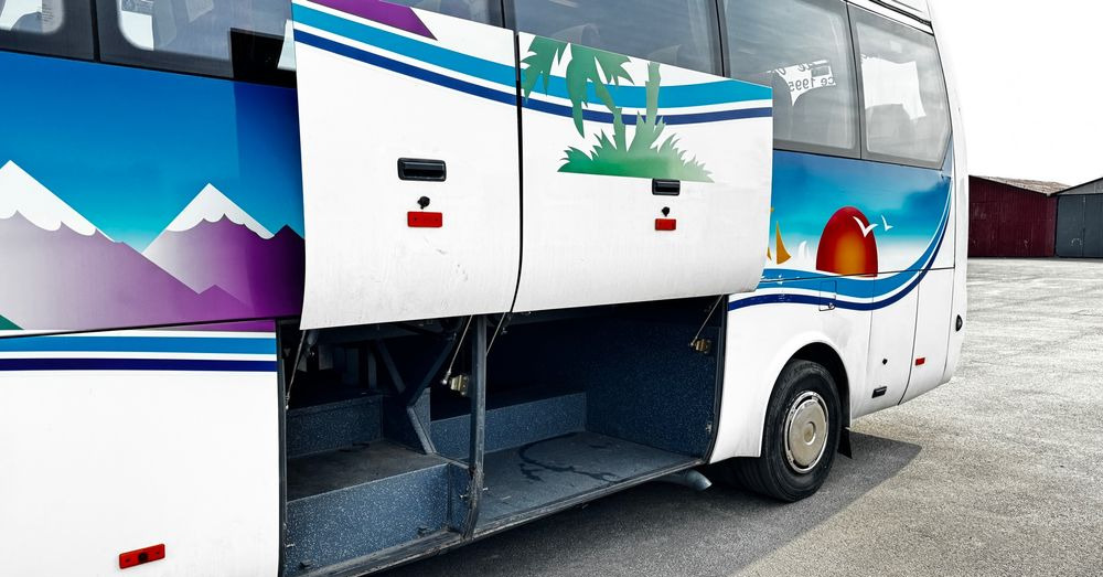 Temsa Opalin 9 / silnik MAN / KLIMA !!! / 39 miejsc / mały przebieg !!! / Cena 114000 zł netto - Piepilsētas autobuss: foto 5 Temsa Opalin 9 / silnik MAN / KLIMA !!! / 39 miejsc / mały przebieg !!! / Cena 114000 zł netto - Piepilsētas autobuss: foto 5