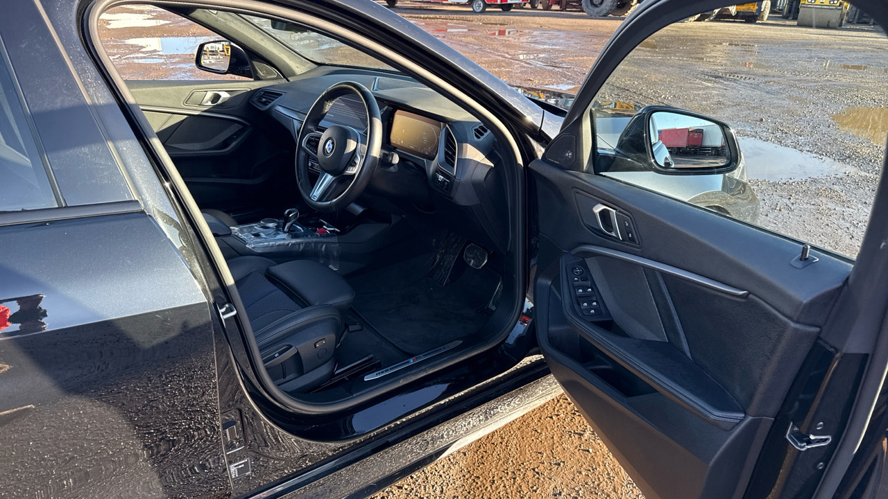 BMW 1 SERIES 118i M Sport - Hečbeks: foto 5 BMW 1 SERIES 118i M Sport - Hečbeks: foto 5