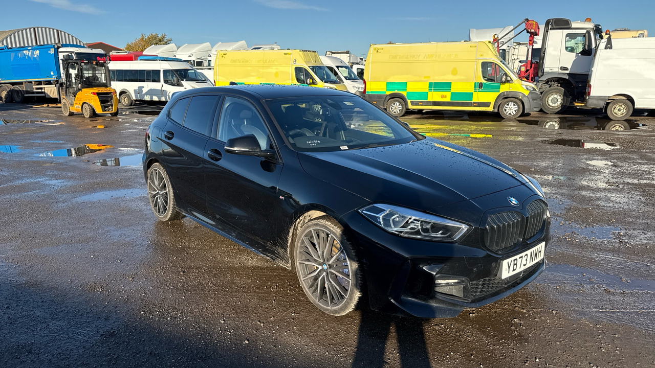 BMW 1 SERIES 118i M Sport - Hečbeks: foto 1 BMW 1 SERIES 118i M Sport - Hečbeks: foto 1